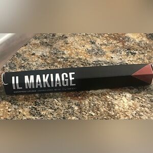 IL Makiage Waterproof Lip Liner